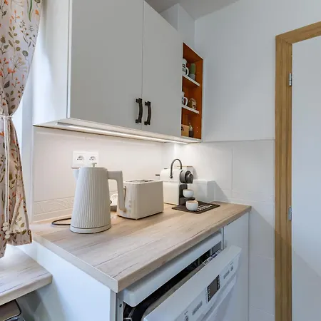 Zelezna 9 Apartment